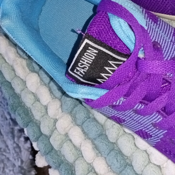 New size 8 all purpose shoes - Picture 2 of 5